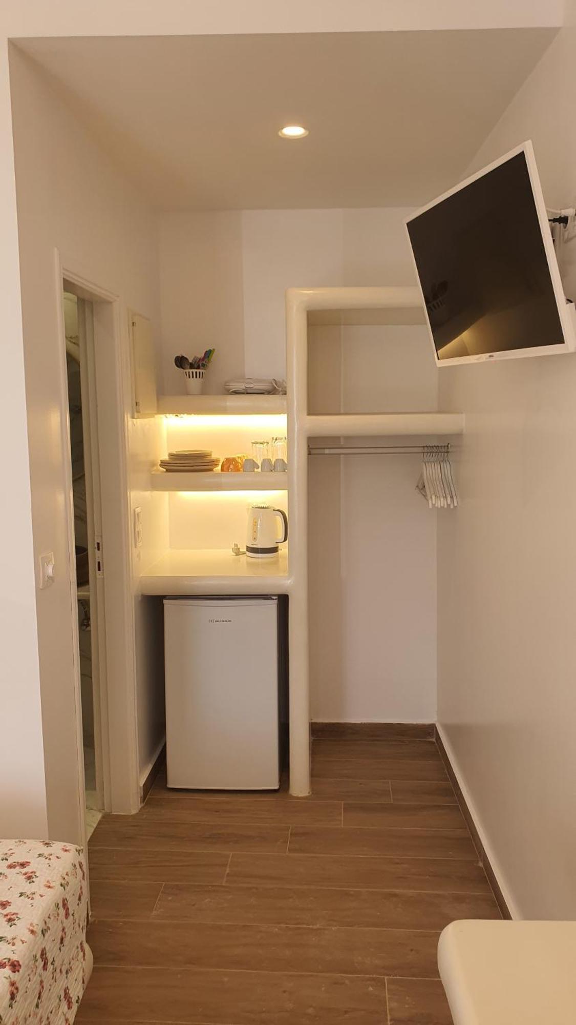 Augusta Studios & Apartments Науса Екстер'єр фото