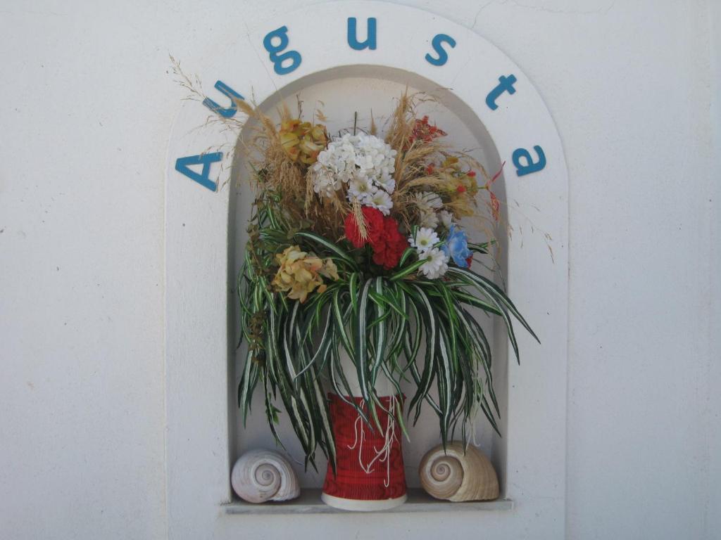 Augusta Studios & Apartments Науса Екстер'єр фото
