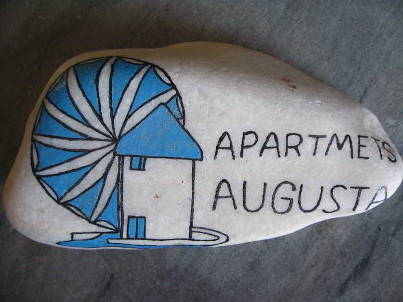 Augusta Studios & Apartments Науса Екстер'єр фото